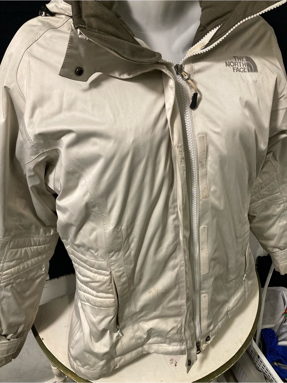 The North Face White Hooded Insulated Winter Jacket Women’s Medium